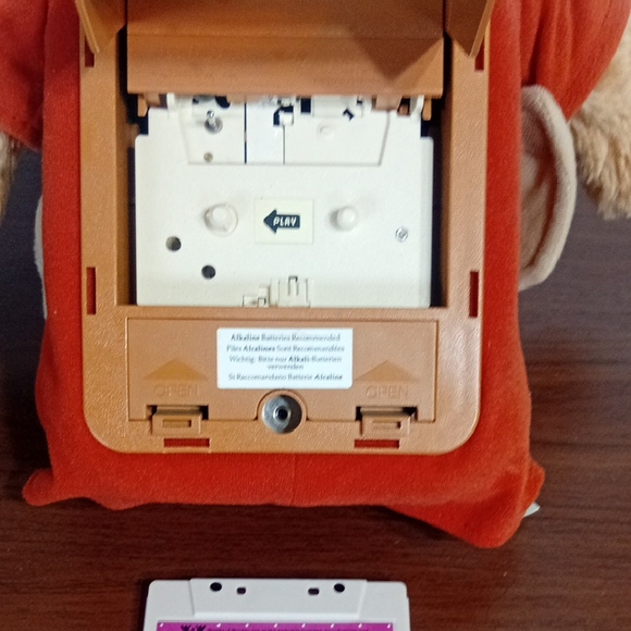 TEDDY RUXPIN Interactive Talking Bear Toy - Picture 2 of 3